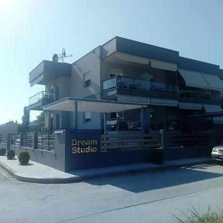 Dream アパートホテル スタブロス