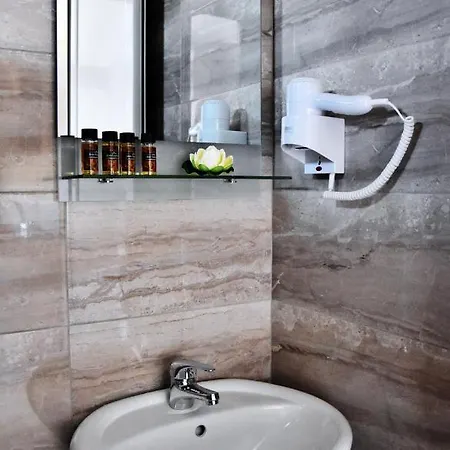 מלון דירות Dream 4*